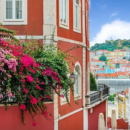 Cozy Loft In Historic Chiado
