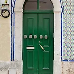 Апартаменты Cozy Loft In Historic Chiado